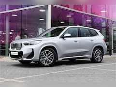 BMW X1 - xDrive25e M Sport Automaat / Sportstoelen / Comfort Access / Achteruitrijcamera / M Adapti