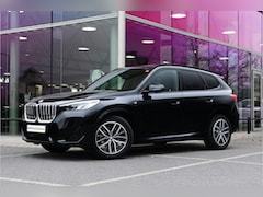 BMW X1 - sDrive18i M Sport Automaat / Panoramadak / Sportstoelen / M Adaptief onderstel / Achteruit