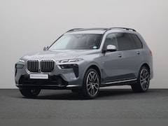 BMW X7 - xDrive40i M Sport Pakket | Iconic Glow nierengrille | Exclusive Pack | Glazen panoramadak