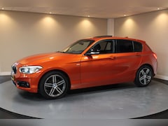 BMW 1-serie - 118i EDE Corporate Lease Sport *Automaat* Pano|M-Sportstuur|Leer|Stoelverw.|Camera|Cruise|