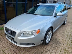 Volvo V70 - 3.0 T6 AWD Summum Automaat LEER / NAVI / YOUNGTIMER