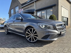 Mercedes-Benz CLA-Klasse - 200 Automaat AMG-Line Sport interieur / Xenon / Navigatie