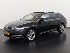 Skoda Superb Combi - 1.4 TSI iV Laurin & Klement | Panoramadak | Trekhaak | Canton Sound | Zondag Open