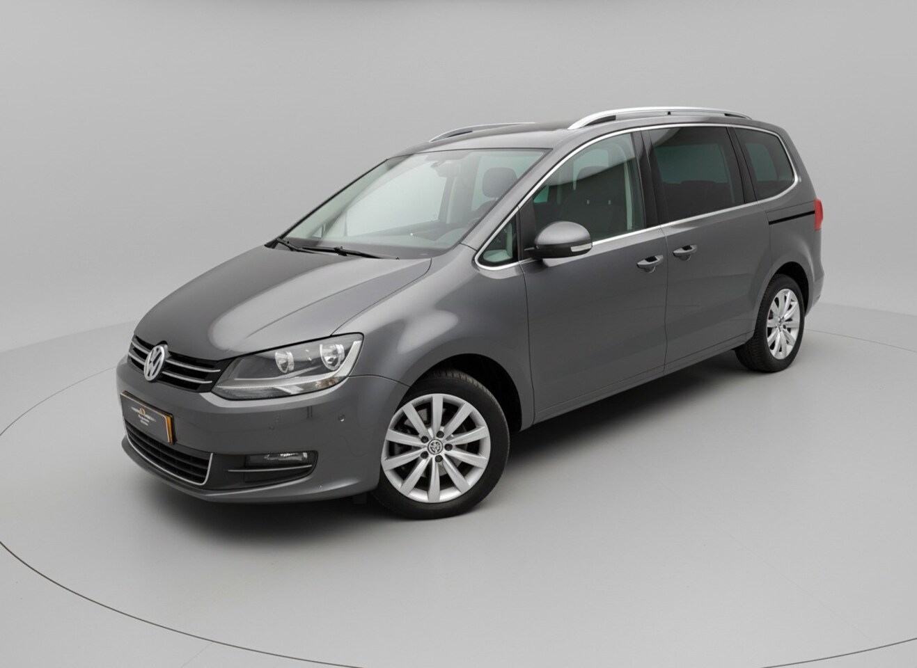 Volkswagen Sharan - 1.4 TSI Highline Edition 7 pers * Navigatiesysteem * Elektr. Schuifdeuren * Parkeersensore - AutoWereld.nl