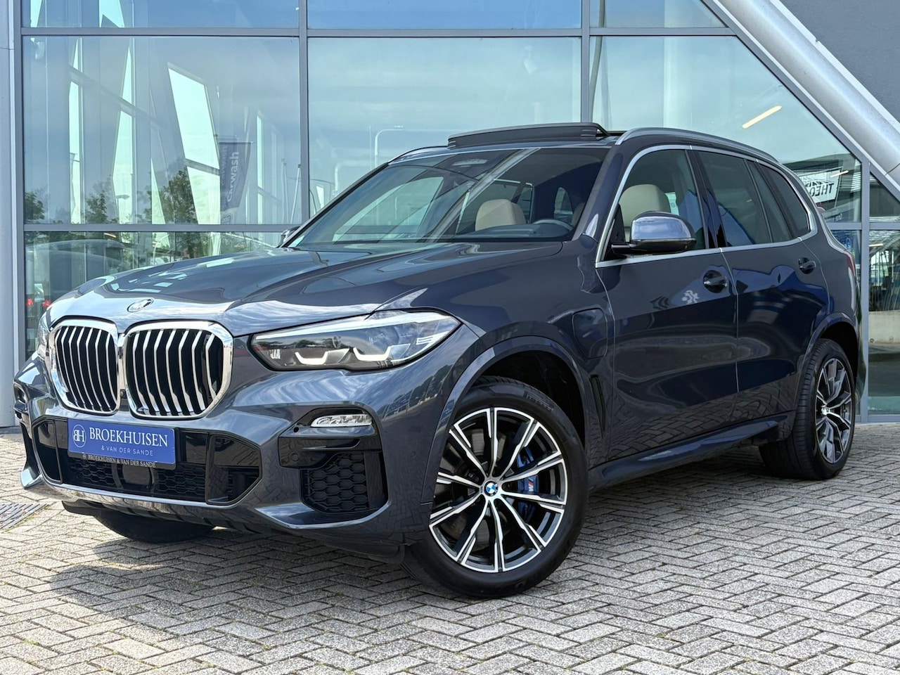 BMW X5 - XDrive45e High Executive M sport 394pk Trekhaak / Stoelventilatie / Tv Schermen - AutoWereld.nl