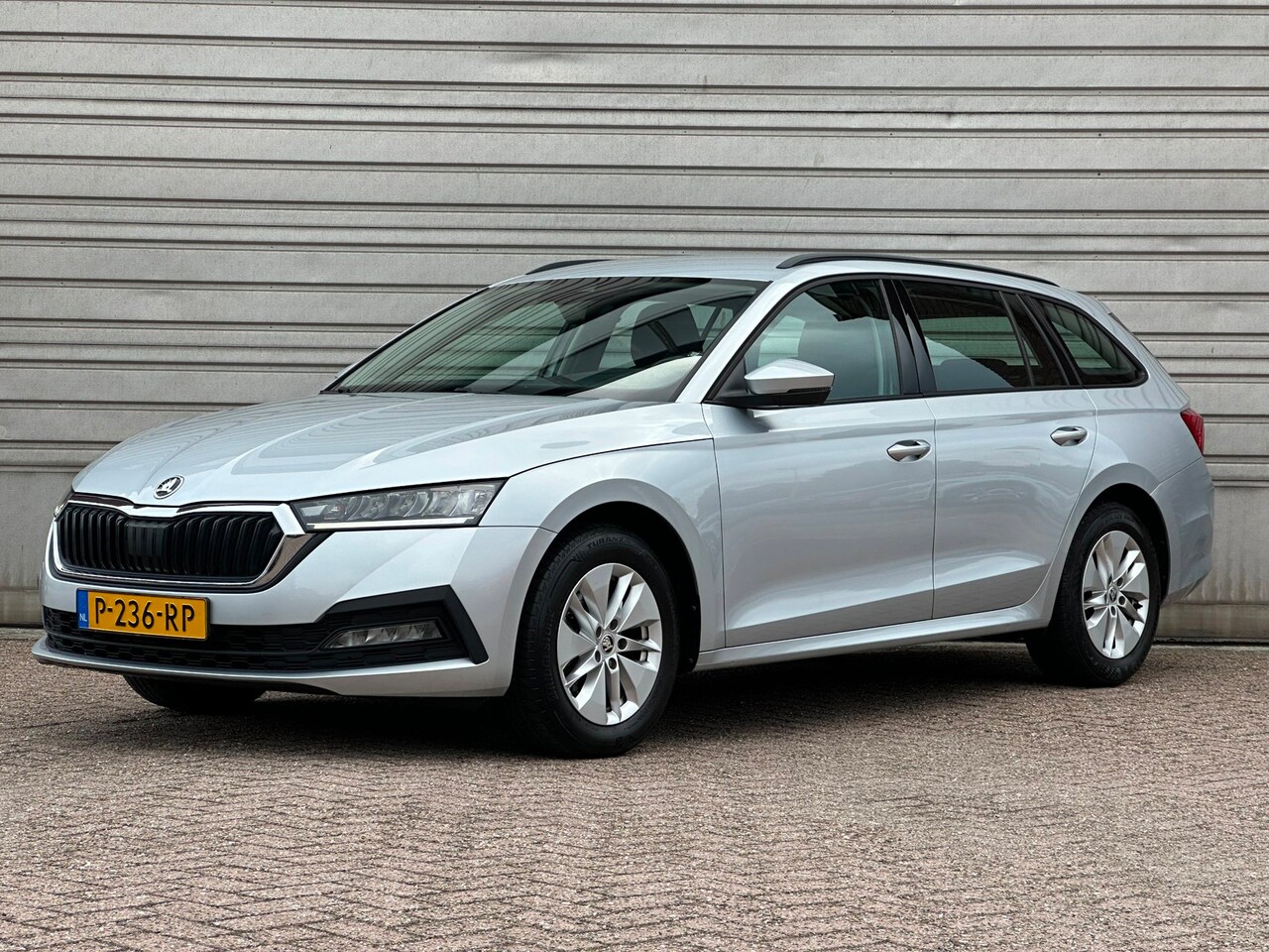 Skoda Octavia Combi - 1.0 e-TSI Ambition|Automaat|Trekhaak - AutoWereld.nl