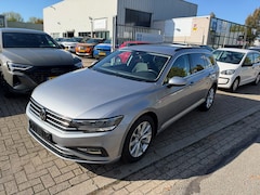 Volkswagen Passat Variant - 2.0 TDI Business Automaat, Navigatie, Dealer auto, INC BTW, Cruise Control, 1ste eigenaar