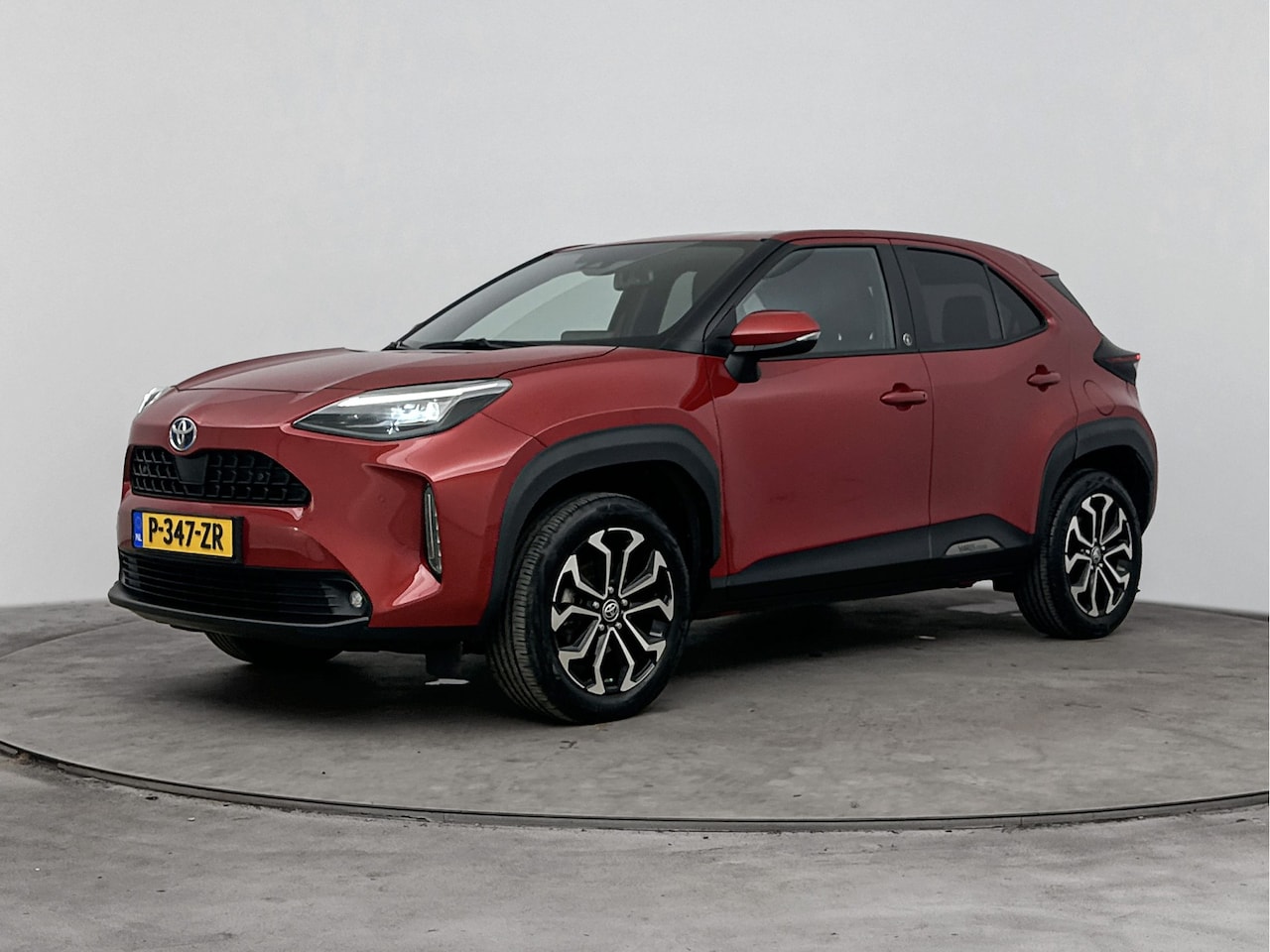 Toyota Yaris Cross - 1.5 Hybrid Dynamic + | Dodehoek detectie | Stoel+stuurverwarming | Parkeersensoren voor+ac - AutoWereld.nl