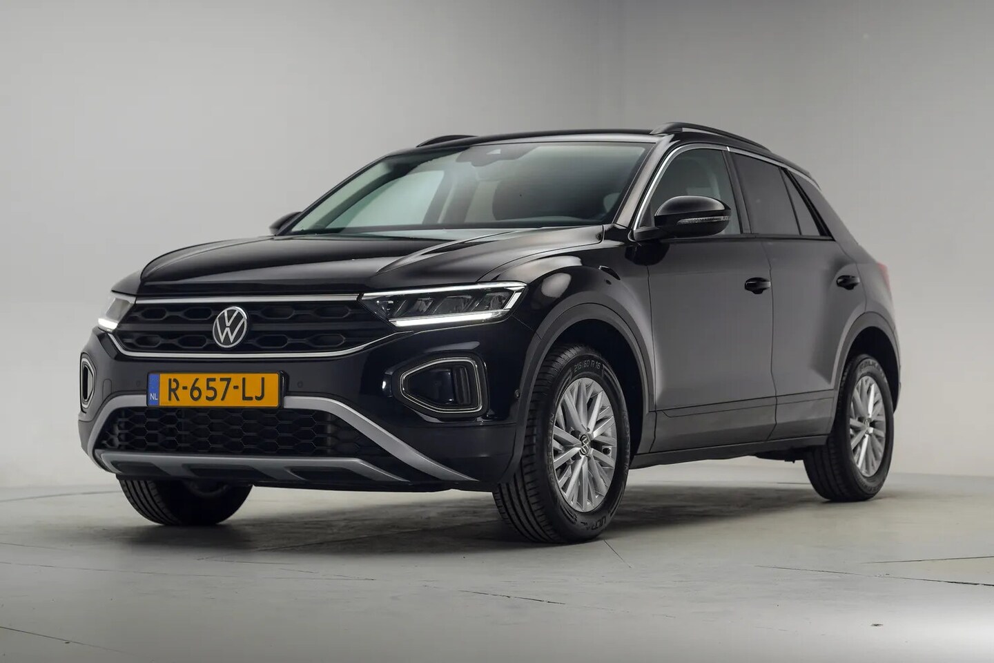 Volkswagen T-Roc - 1.0 TSI Life [ LED Apple/Android Adapt.cruise ] - AutoWereld.nl