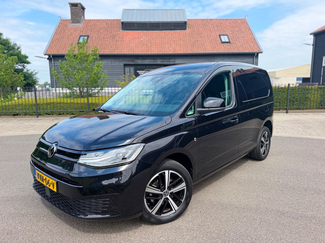 Volkswagen Caddy Cargo - 2.0 TDI Exclusive Apple carplay Navi Led-Xenon Virtual-Display Trekhaak - AutoWereld.nl