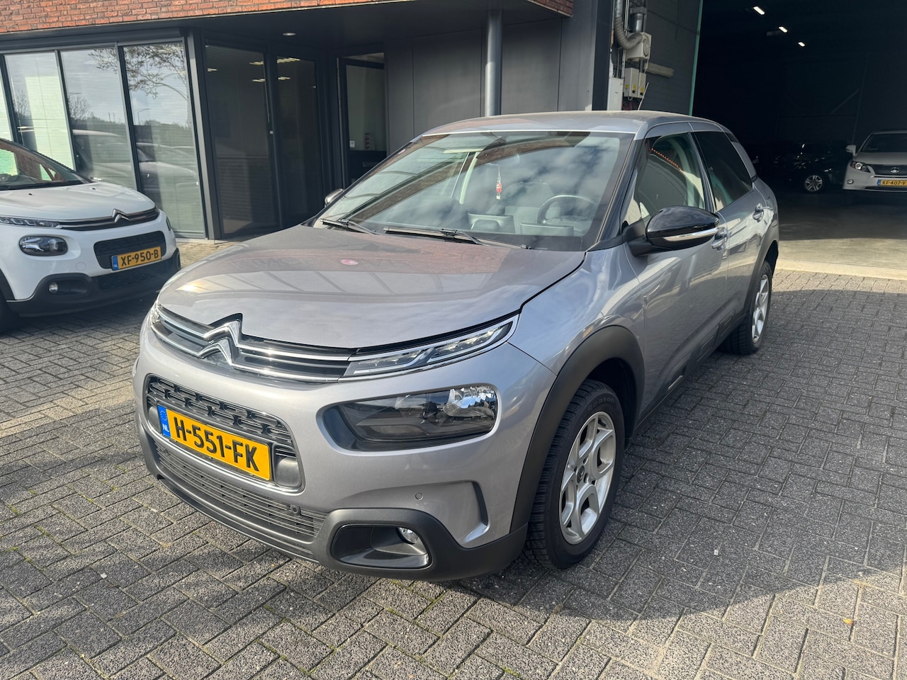 Citroën C4 Cactus - 1.2 PureTech Shine AUTOMAAT CRUISE CARPLAY NETTE NIEUWE D RIEM - AutoWereld.nl
