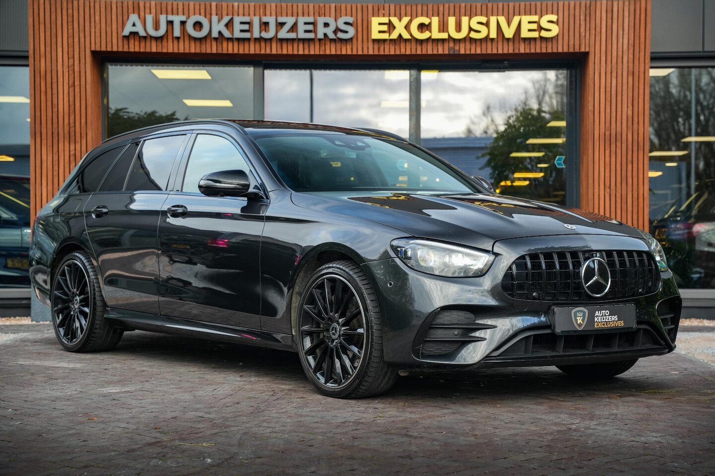 Mercedes-Benz E-klasse - 300 de Panodak Burmester 360 Camera HUD Trekhaak Keyless - AutoWereld.nl