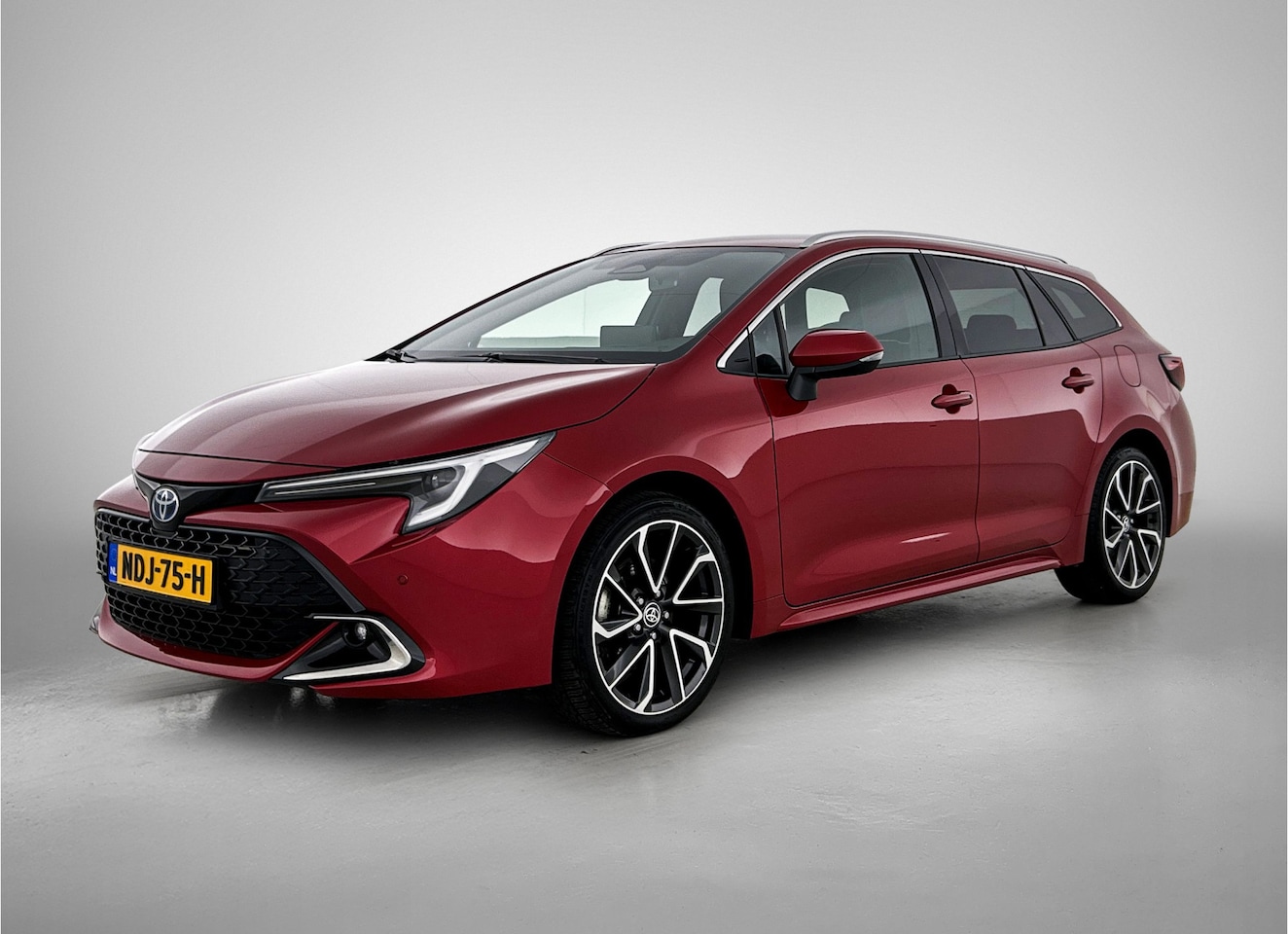 Toyota Corolla Touring Sports - Hybrid 200 Executive | Navigatie | PDC | BLS | Sportstoelen | - AutoWereld.nl