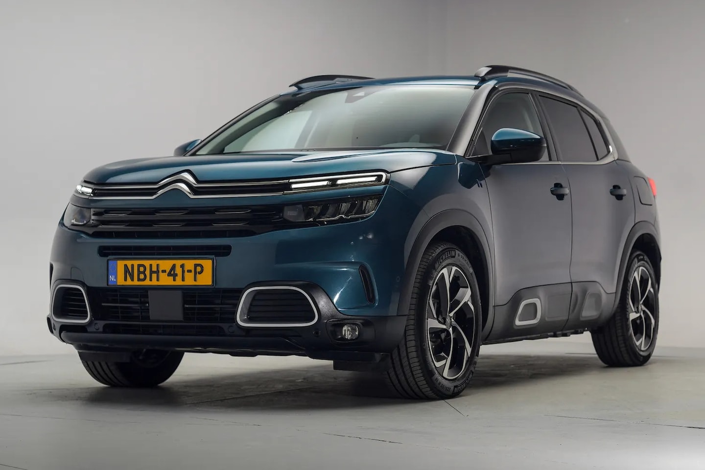 Citroën C5 Aircross - 1.6 Plug-in Hybrid 225pk Shine Aut. [ Navi Adapt.cruise Camera ] - AutoWereld.nl