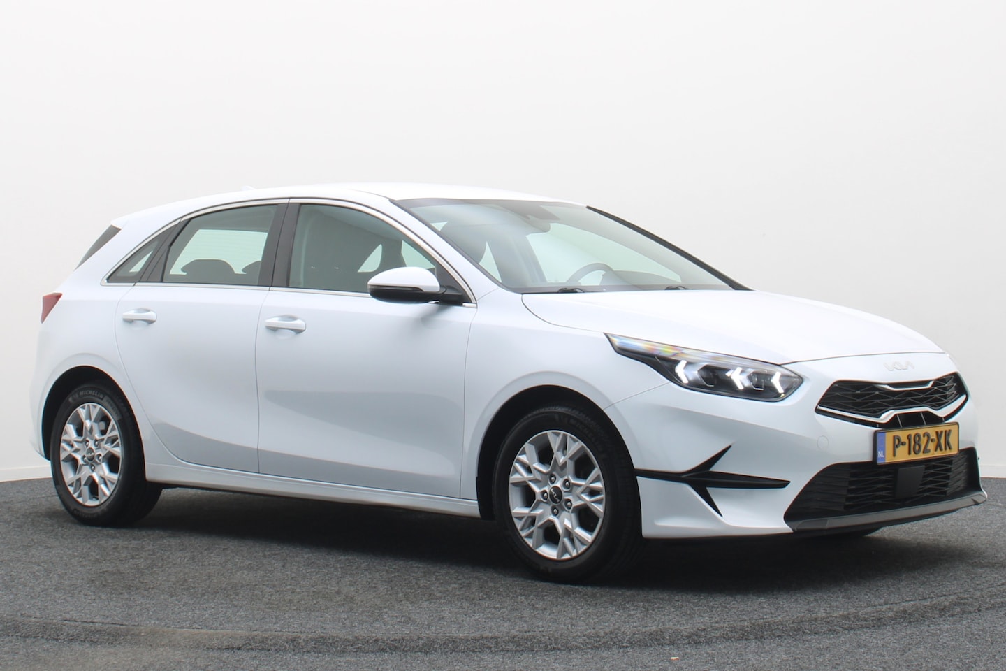 Kia Cee'd - Ceed 1.0 T-GDi DynamicLine LED, Apple Carplay, Camera, Climate, PDC - AutoWereld.nl