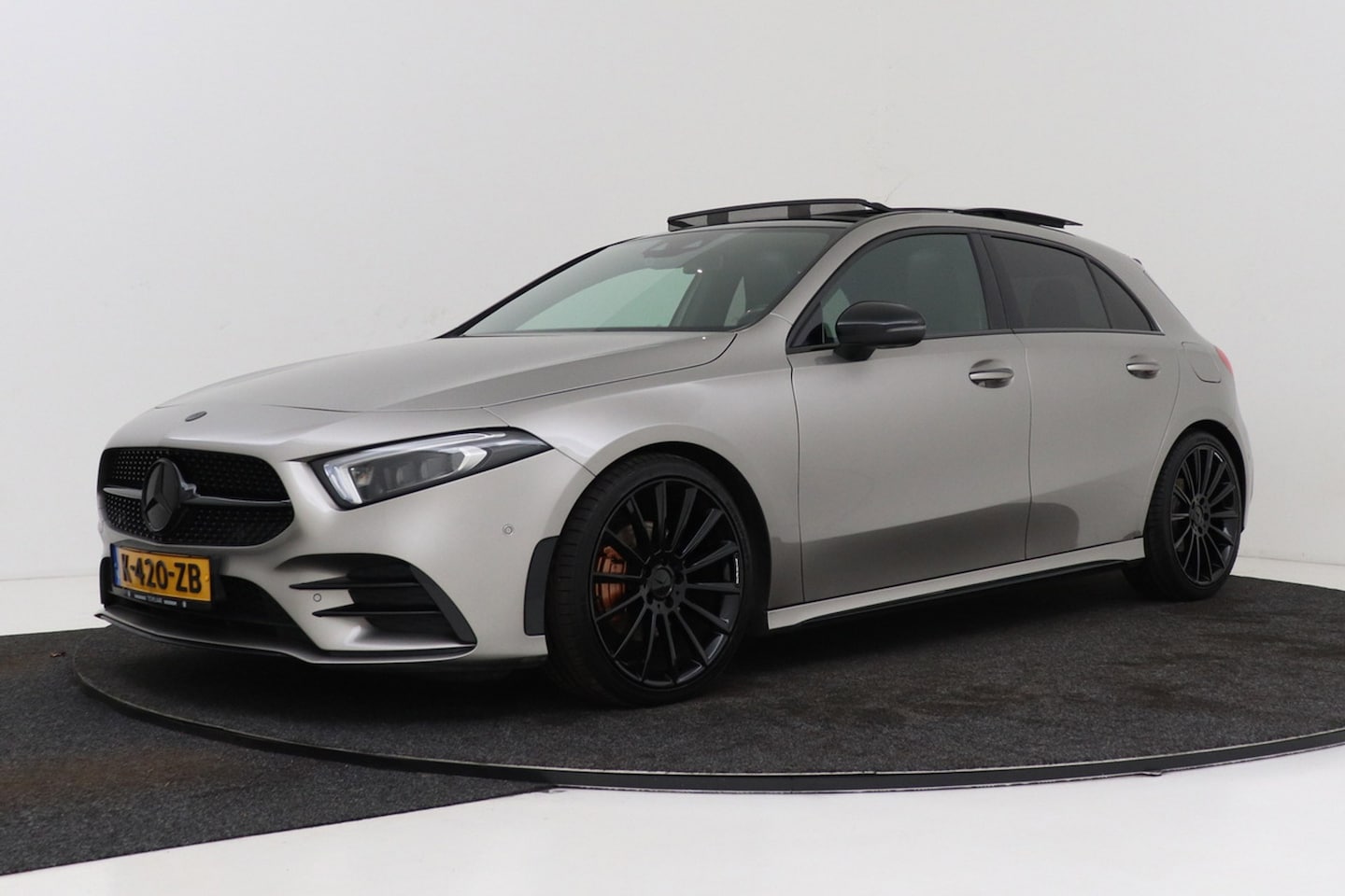 Mercedes-Benz A-klasse - 180 Business Solution | AMG-Line | Panoramadak | Memory | Stoelverwarming | CarPlay | Clim - AutoWereld.nl