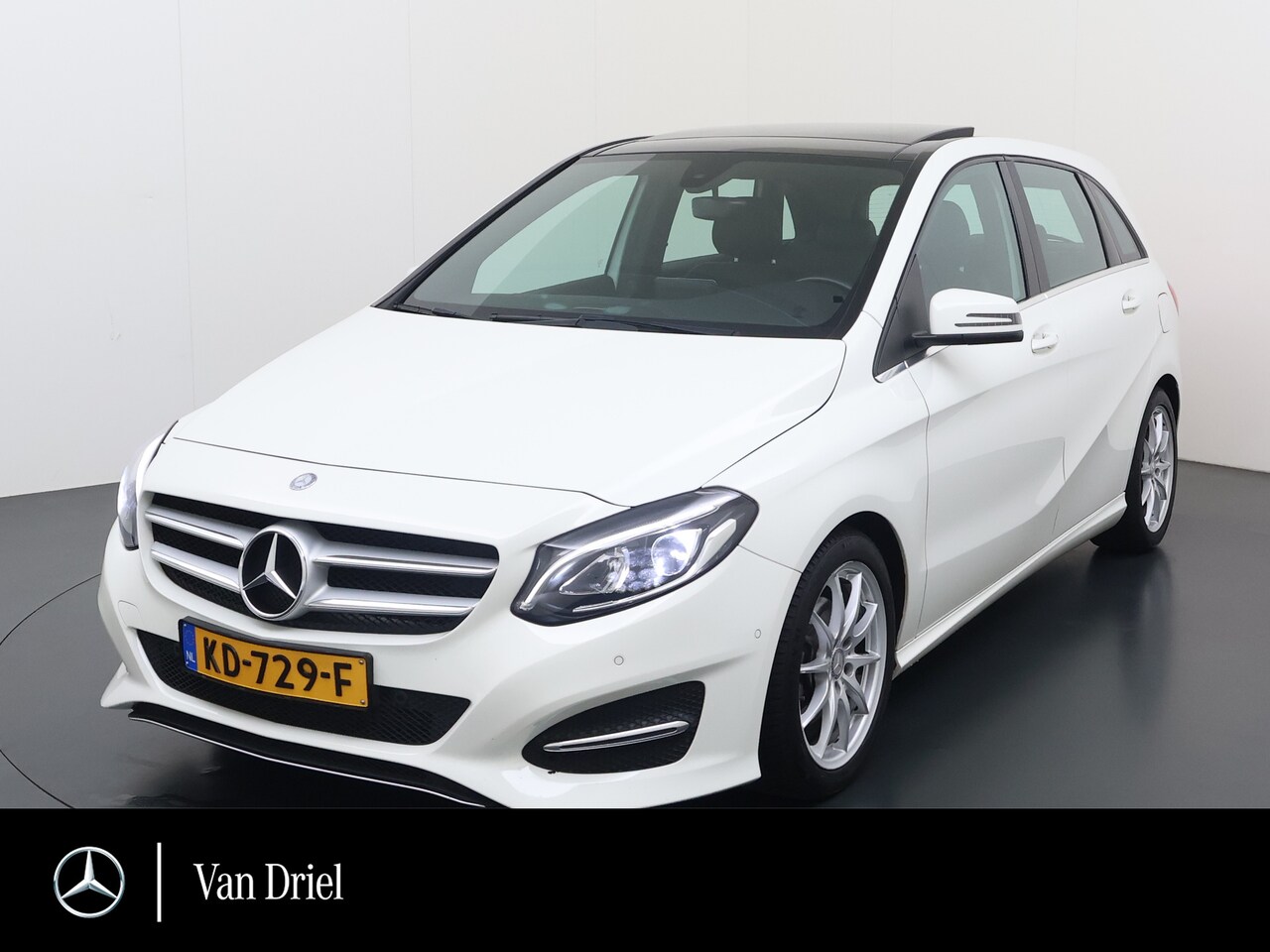 Mercedes-Benz B-klasse - B 180 Progressive | Panorama Navigatie LED Stoelverwarming - AutoWereld.nl