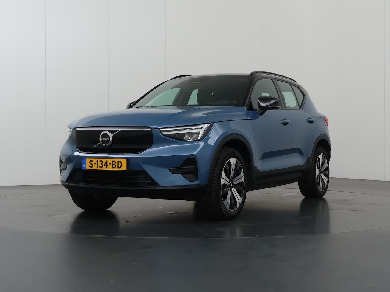Volvo XC40 - Recharge Core 70 kWh | Cruise Control | Parkeercamera | Stoelverwarming | LED Koplampen | - AutoWereld.nl