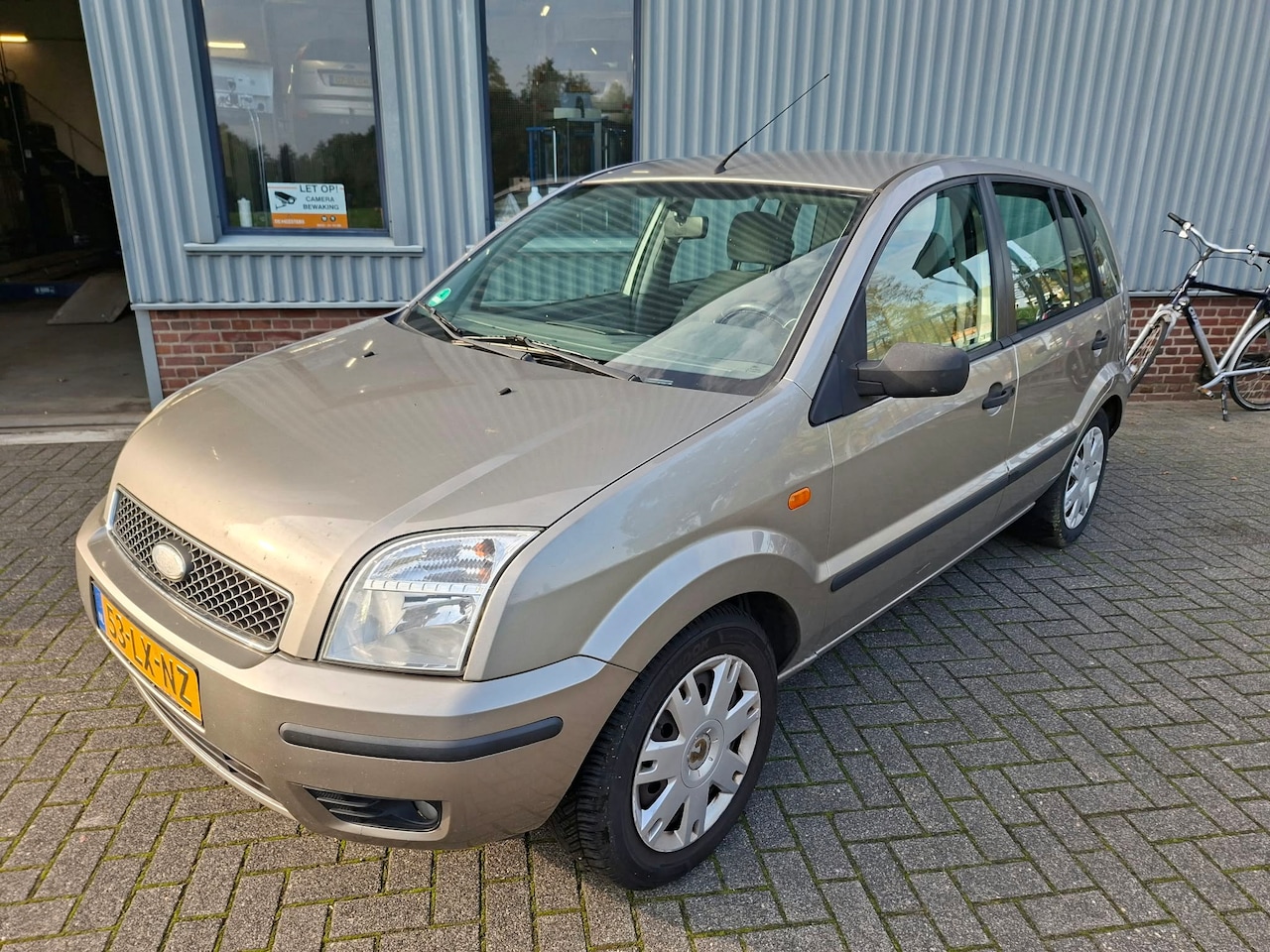 Ford Fusion - 1.4-16V Luxury - AutoWereld.nl