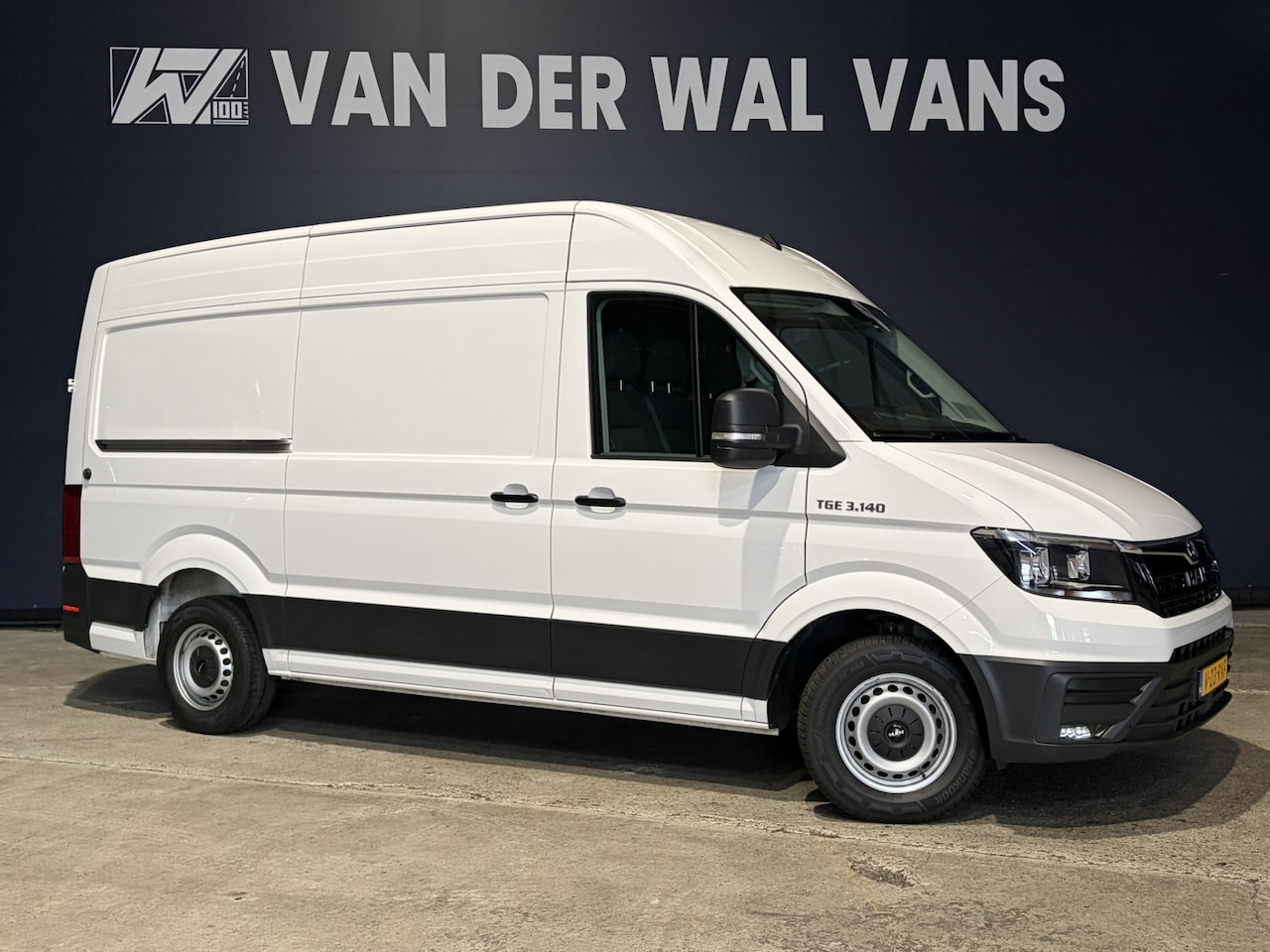MAN TGE - 2.0 141pk L3H3 L2H2 Euro6 Airco | Camera | Apple Carplay | Cruisecontrol | 3000kg Trekhaak - AutoWereld.nl
