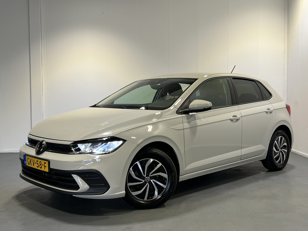 Volkswagen Polo - 1.0 TSI Life Edition | Android Auto/Apple Carplay | LM Velgen 15" | Achteruitrijcamera | P - AutoWereld.nl