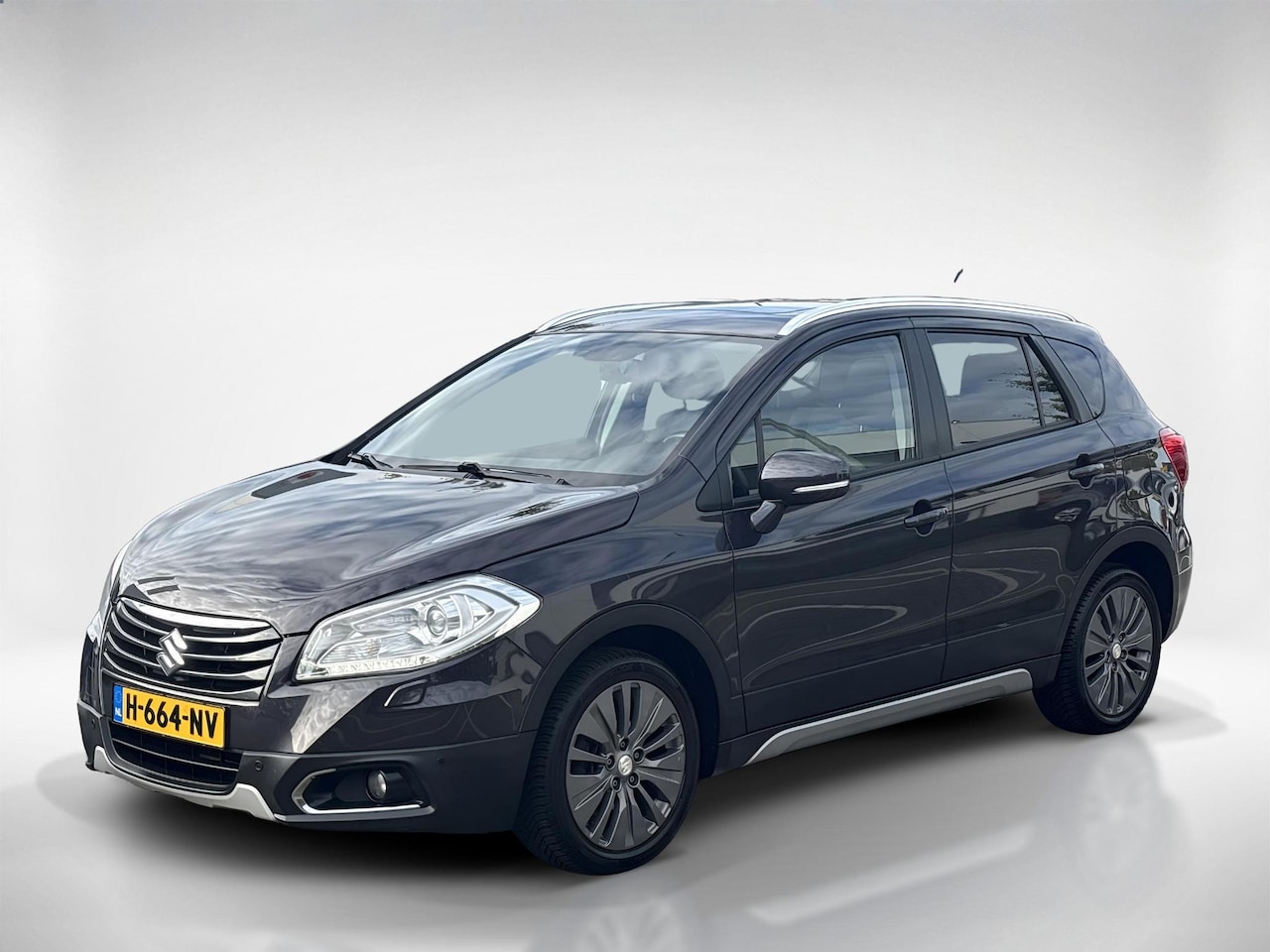 Suzuki SX4 S-Cross - 1.6 Business Edition Pro AllGrip / Schuif kantel dak / Lederen bekleding / afneembare trek - AutoWereld.nl