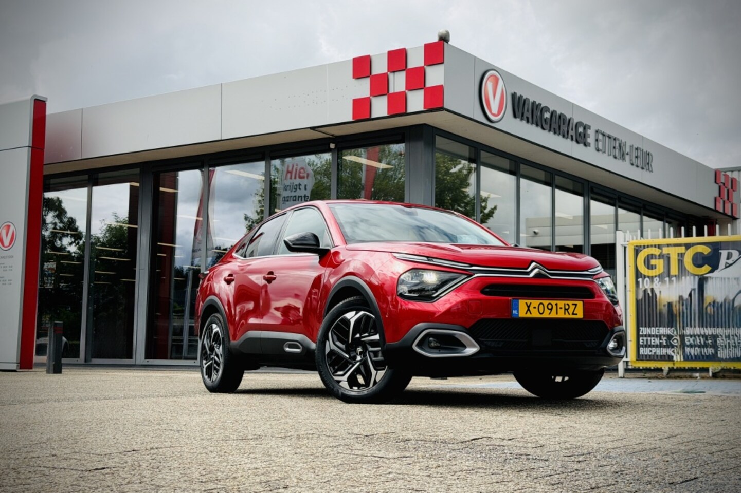 Citroën C4 X - 1.2 130PK Shine | HUD | CAMERA | ADAPTIEVE CRUISE | DODE HOEK - AutoWereld.nl