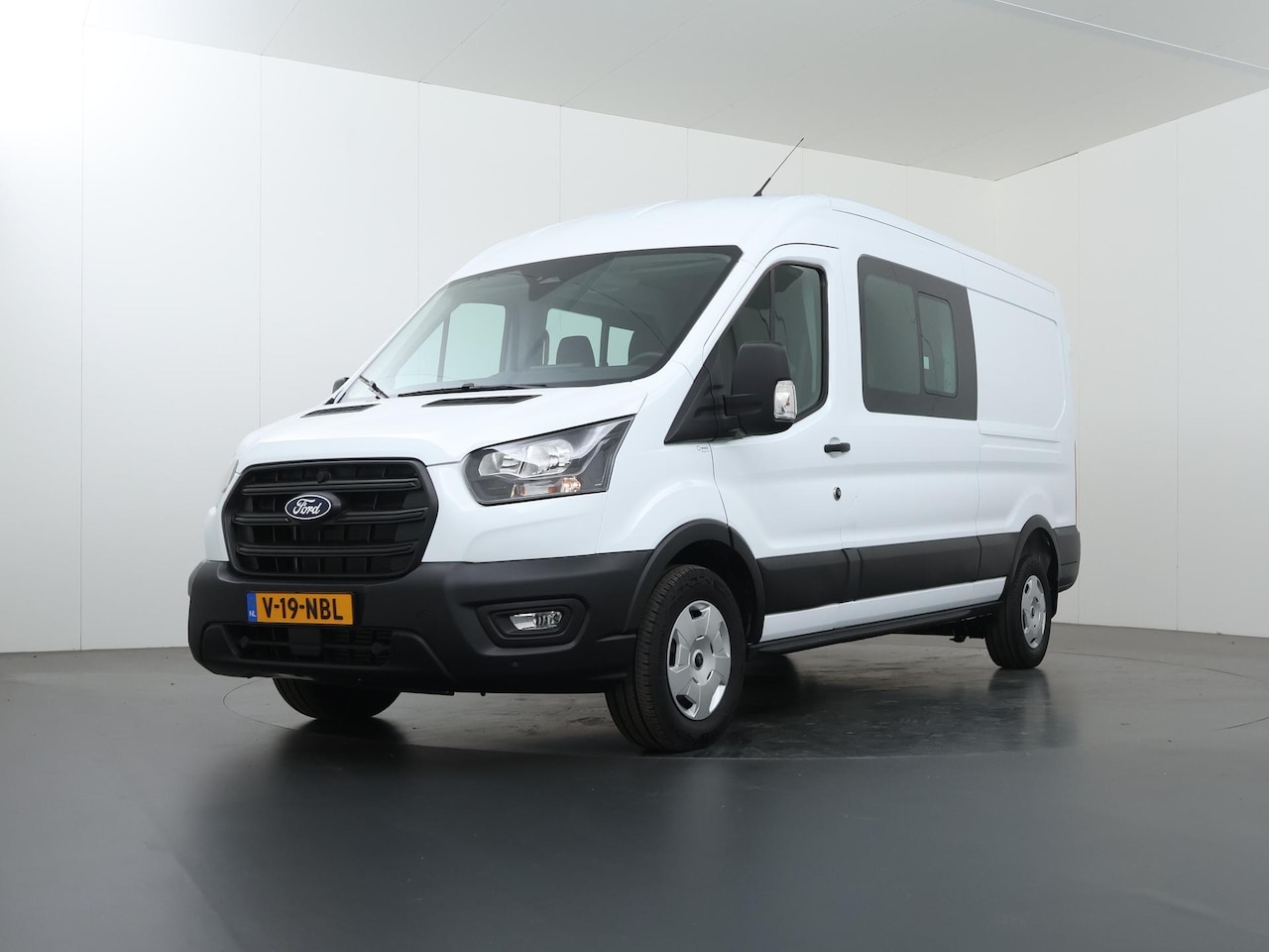 Ford Transit - 350 | 2.0 TDCI | L3 H2 | TREND | DUBBEL CABINE | 6-ZITS | CAMERA | VOORRUITVERWARMING | TR - AutoWereld.nl