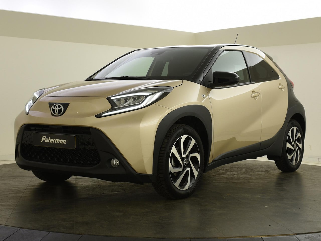 Toyota Aygo X - 1.0 VVT-i S-CVT Pulse Bi-Tone | Climate | Adapt. cruise | - AutoWereld.nl