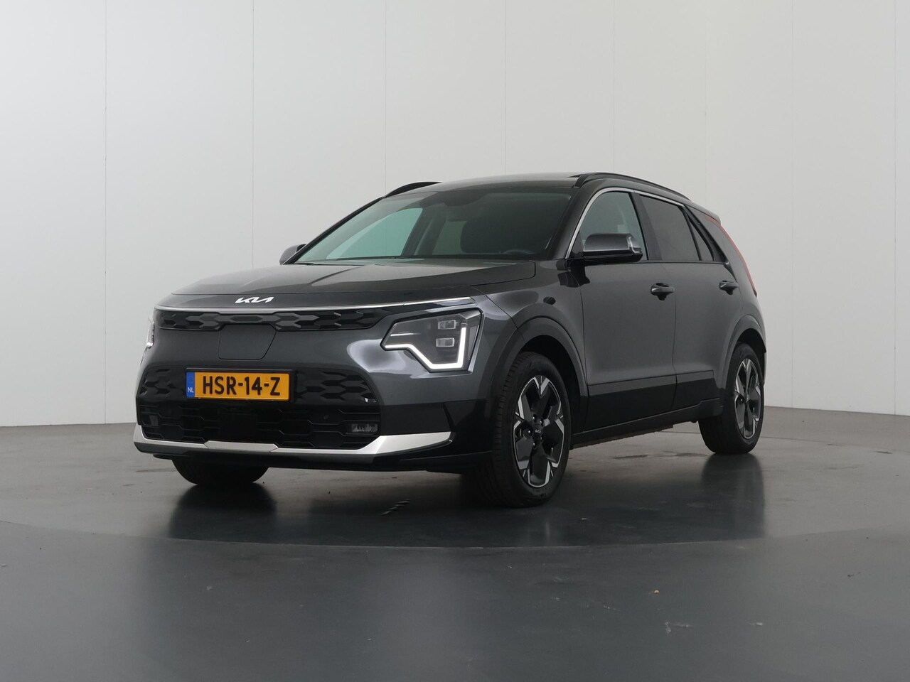 Kia Niro EV - Plus Advanced 64.8 kWh | Panoramaschuifdak  | Harman Kardon | Head-up display | Stoelventi - AutoWereld.nl