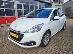 Peugeot 208 - 1.2 PureTech Allure Complete nw distributie bij 31.466 km zie foto