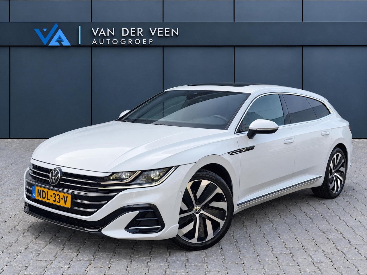 Volkswagen Arteon - 1.4 TSI eHybrid R-Line Business+ | Incl. 12 maanden Garantie | SOH 99% | Stoel verwarming - AutoWereld.nl