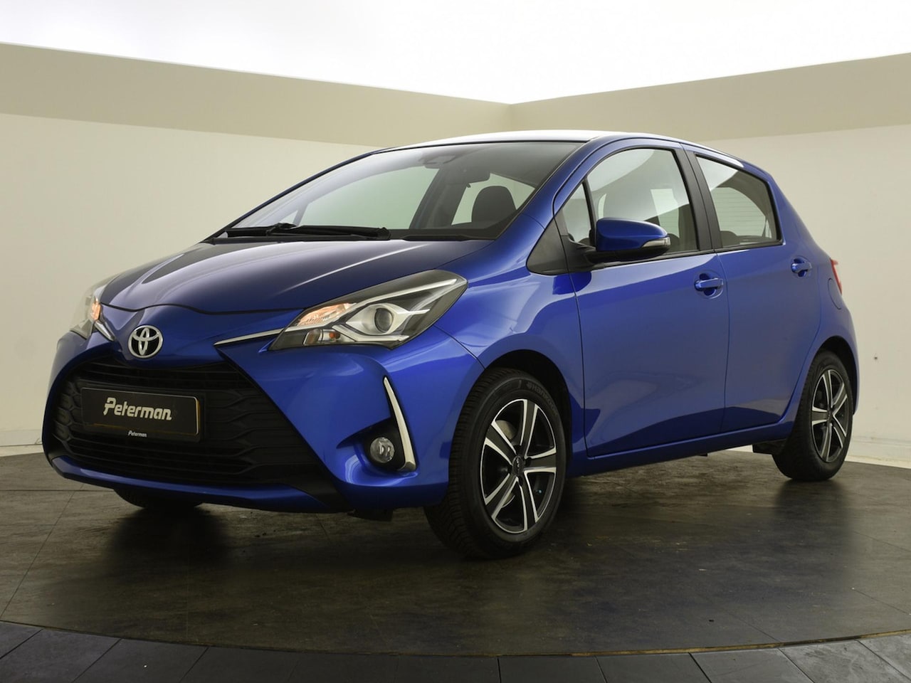Toyota Yaris - 1.5 VVT-i Aspiration | trekhaak | Allseason banden | Lineassist | - AutoWereld.nl