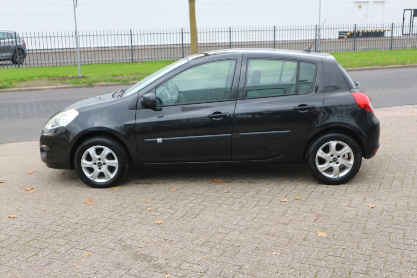 Renault Clio - 1.2 TCe Special Line / APK 10-2027 / LEES TEKST ! ! ! - AutoWereld.nl