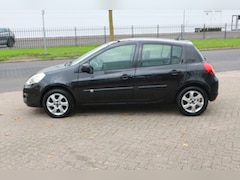 Renault Clio - 1.2 TCe Special Line / APK 10-2027 / LEES TEKST