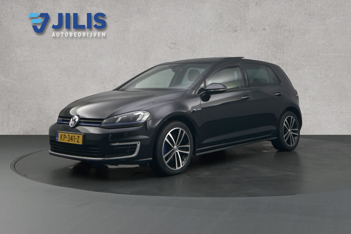 Volkswagen Golf - 1.4 TSI GTE Trekhaak | Lederen bekleding | Panoramadak | Navigatie - AutoWereld.nl