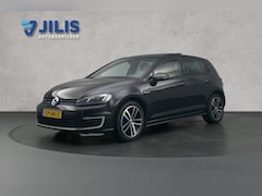 Volkswagen Golf - 1.4 TSI GTE Trekhaak | Lederen bekleding | Panoramadak | Navigatie