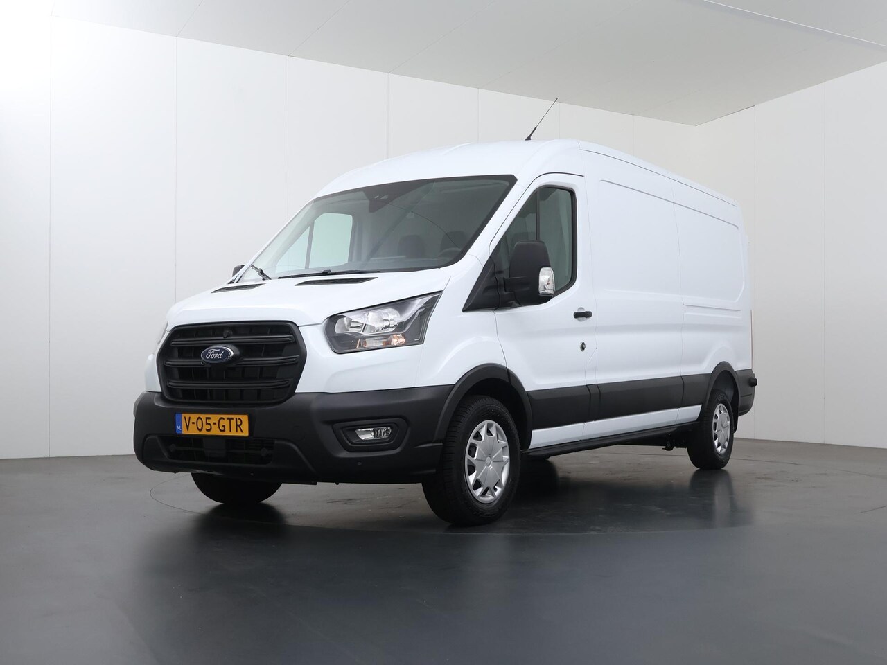 Ford Transit - 350 | 2.0 TDCI | L3 H2 | TREND | TREKHAAK 2500 KG AHW | CLIMATE CONTROL | NAVIGATIE | PARK - AutoWereld.nl