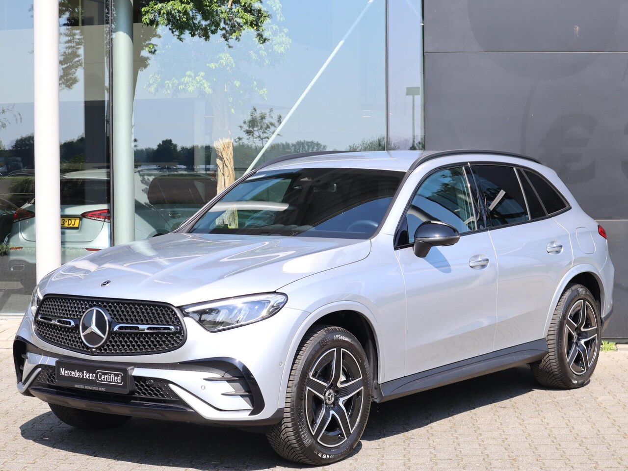 Mercedes-Benz GLC-klasse - 300 e 4MATIC AMG Line l Keyless l Achteruitrij camera l Stoelverwarming - AutoWereld.nl