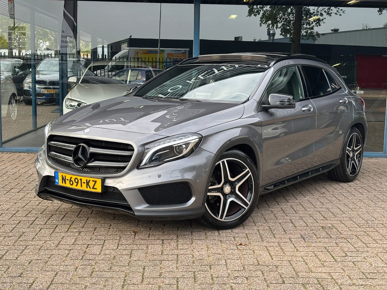Mercedes-Benz GLA-Klasse - 200 AMG|Pano|LED|CarPlay|Camera|Alarm - AutoWereld.nl