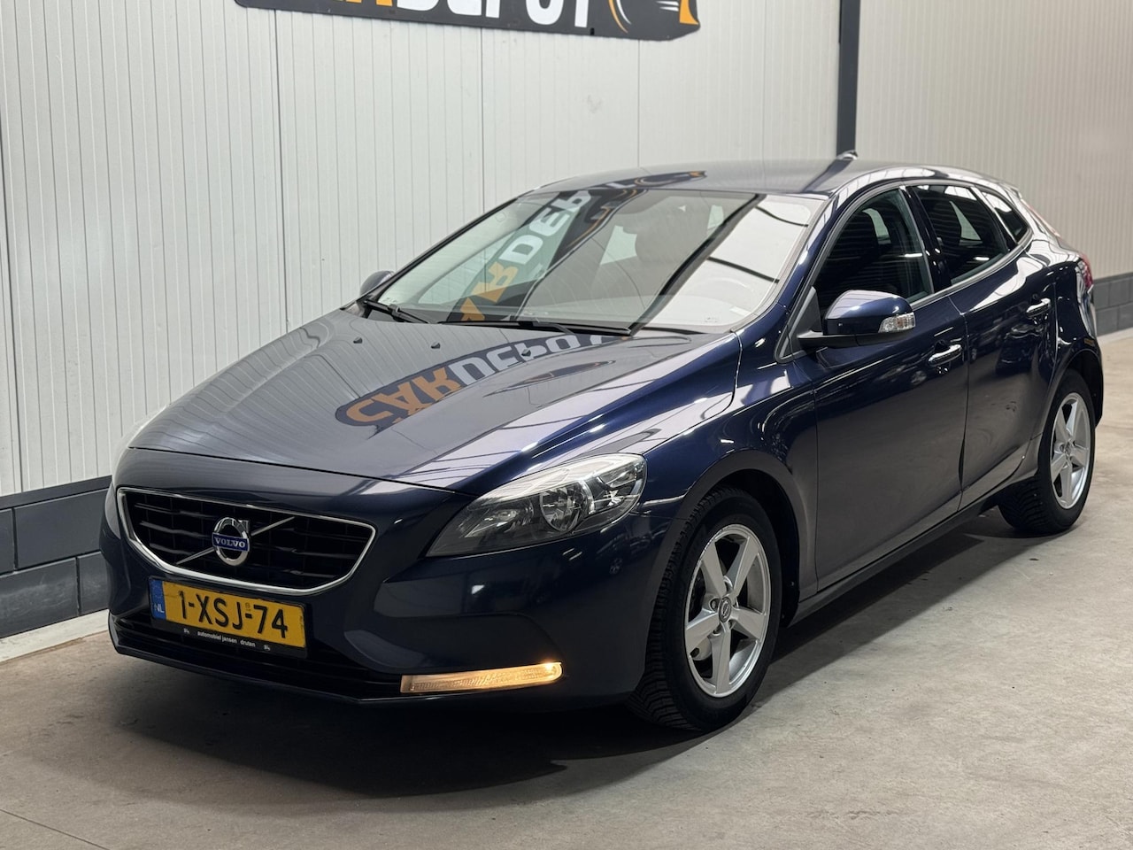 Volvo V40 - 1.6 D2 Kinetic Business 1.6 D2 Kinetic Business - AutoWereld.nl