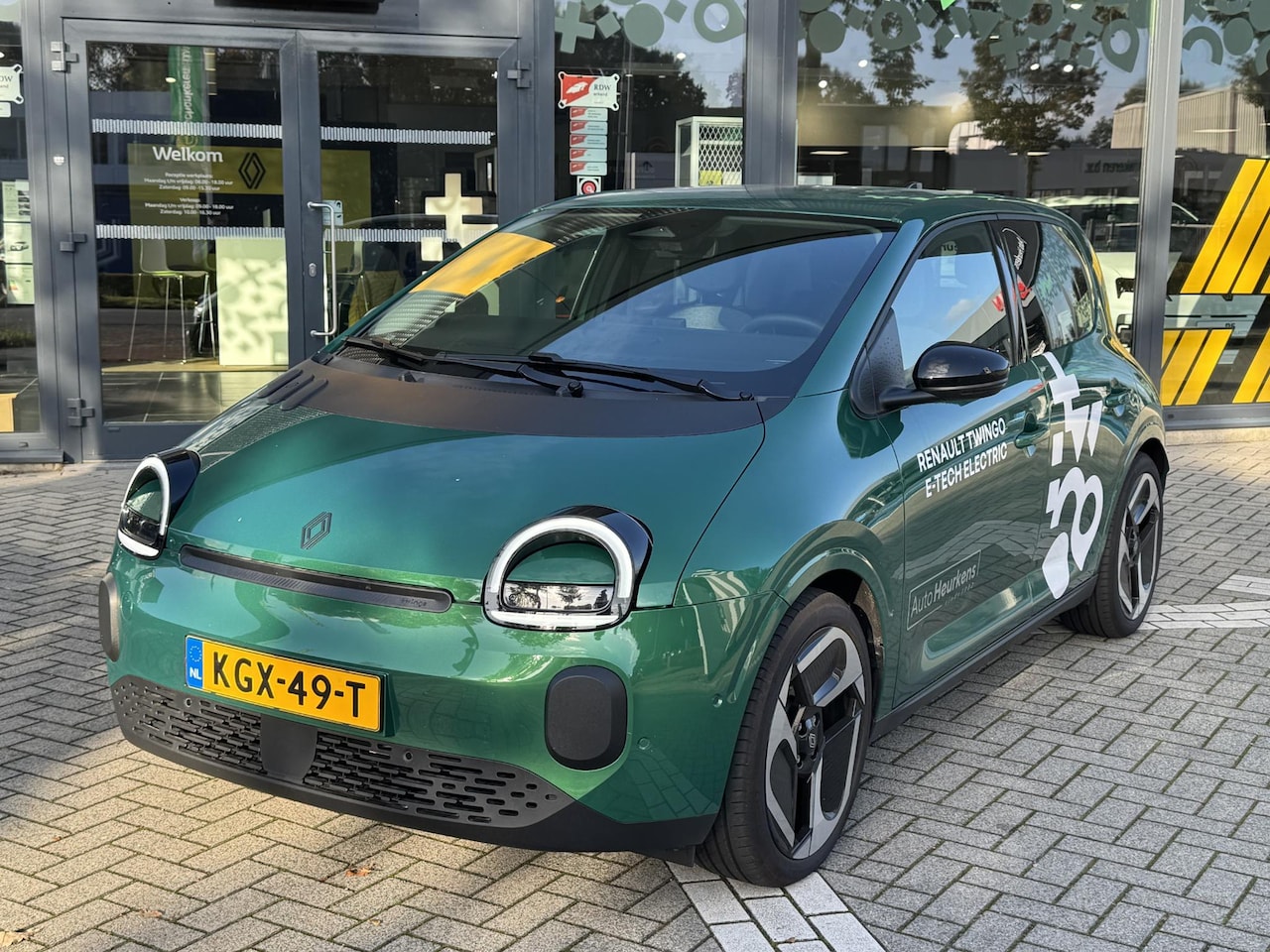 Renault Twingo - Techno 80pk Urban Range 27.5 kWh | BTW Auto | Automaat | Demovoordeel | - AutoWereld.nl