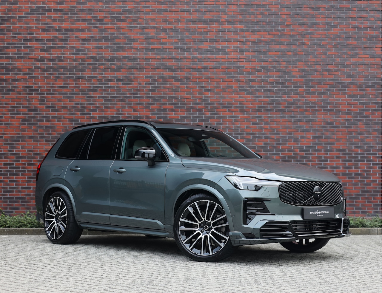 Volvo XC90 - T8 AWD Ultra Dark | Heico - HUD - B&O - AutoWereld.nl