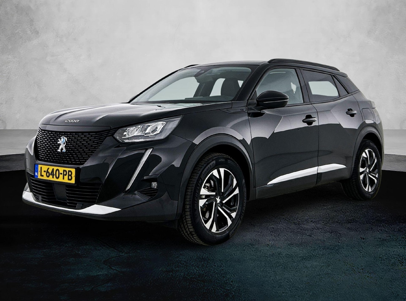 Peugeot e-2008 - SUV EV Allure Pack 50 kWh 136pk | Accu 91% | Navigatie | Achteruitrijcamera | 3D Cockpit | - AutoWereld.nl