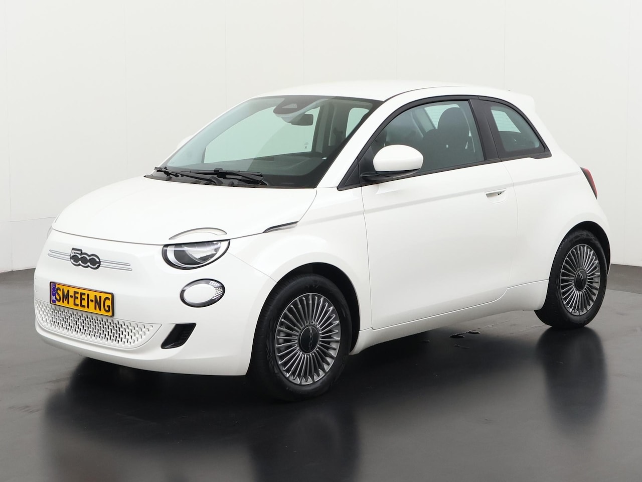Fiat 500e - Urban 42 kWh | SOH 100% | Apple/Android Carplay | Keyless | 16" | Zondag Open! - AutoWereld.nl