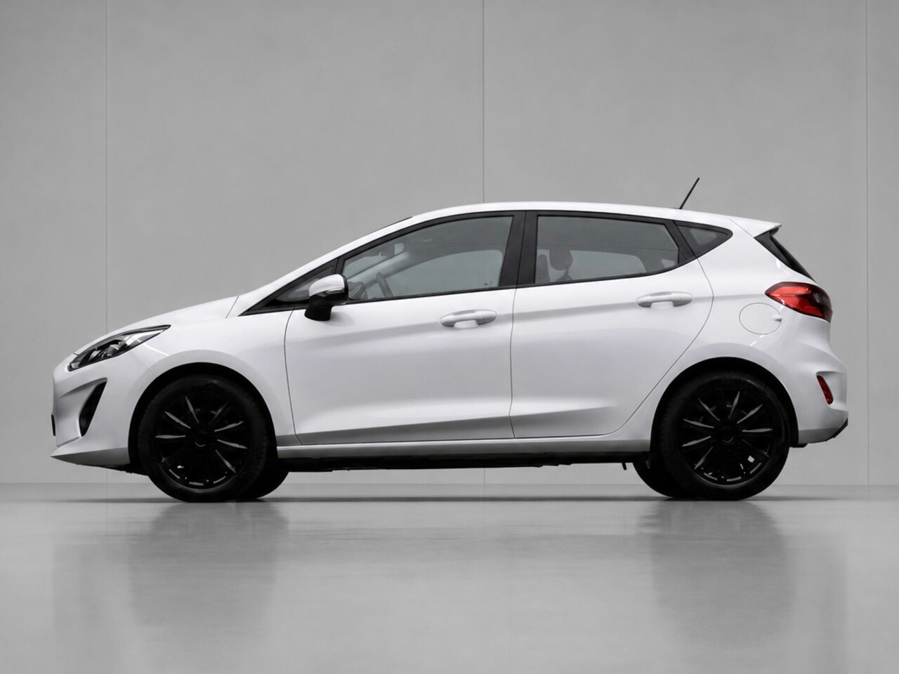 Ford Fiesta - 1.1 Trend Sport (APPLE CARPLAY,NAVI,CLIMATE,CRUISE,ELEKTRISCH PAKKET,BLACK/WHITE EDITION,S - AutoWereld.nl