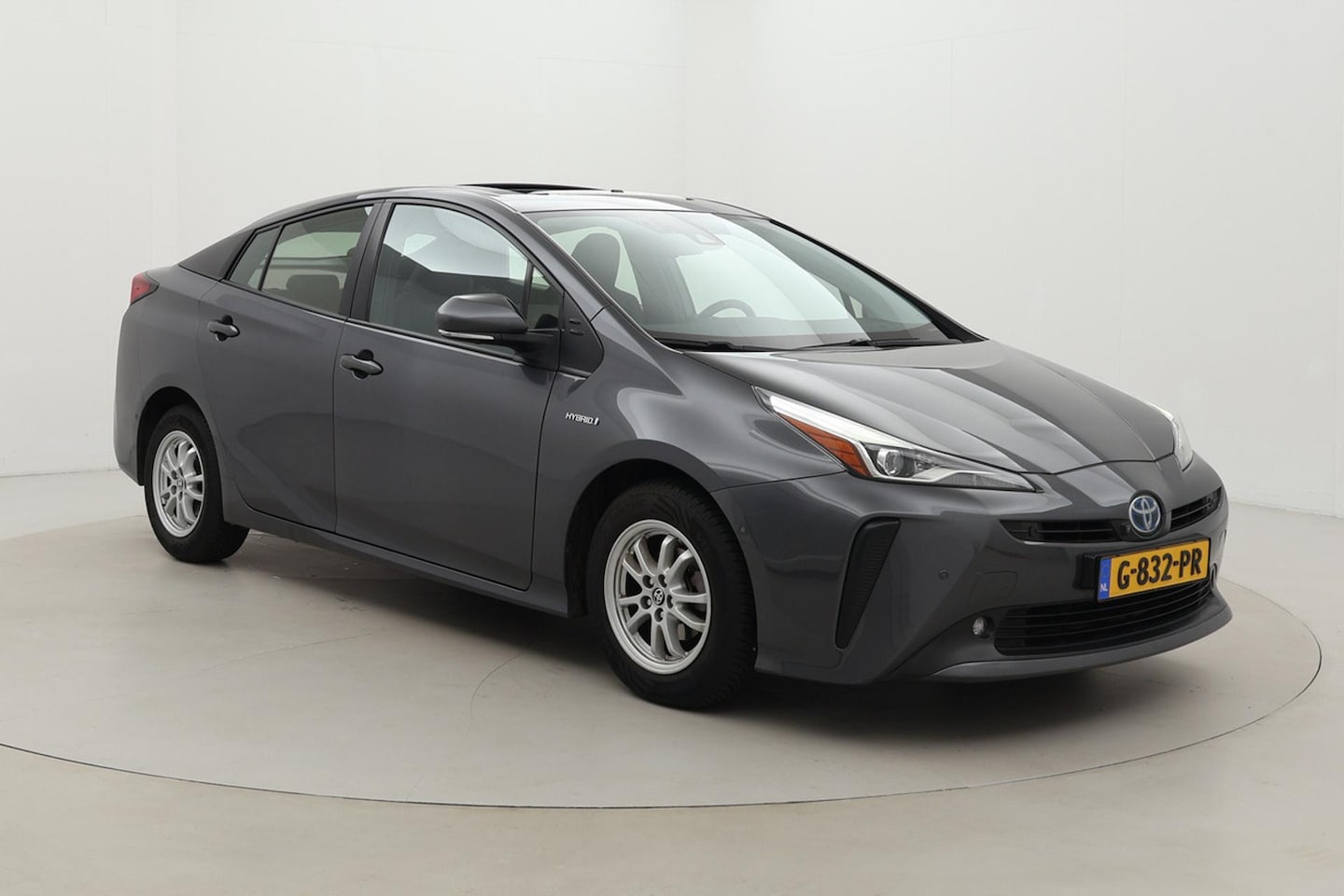 Toyota Prius - 1.8 Executive | Elektrisch schuif-/kanteldak | Leder | Dodehoek detectie | Navigatie | Sto - AutoWereld.nl
