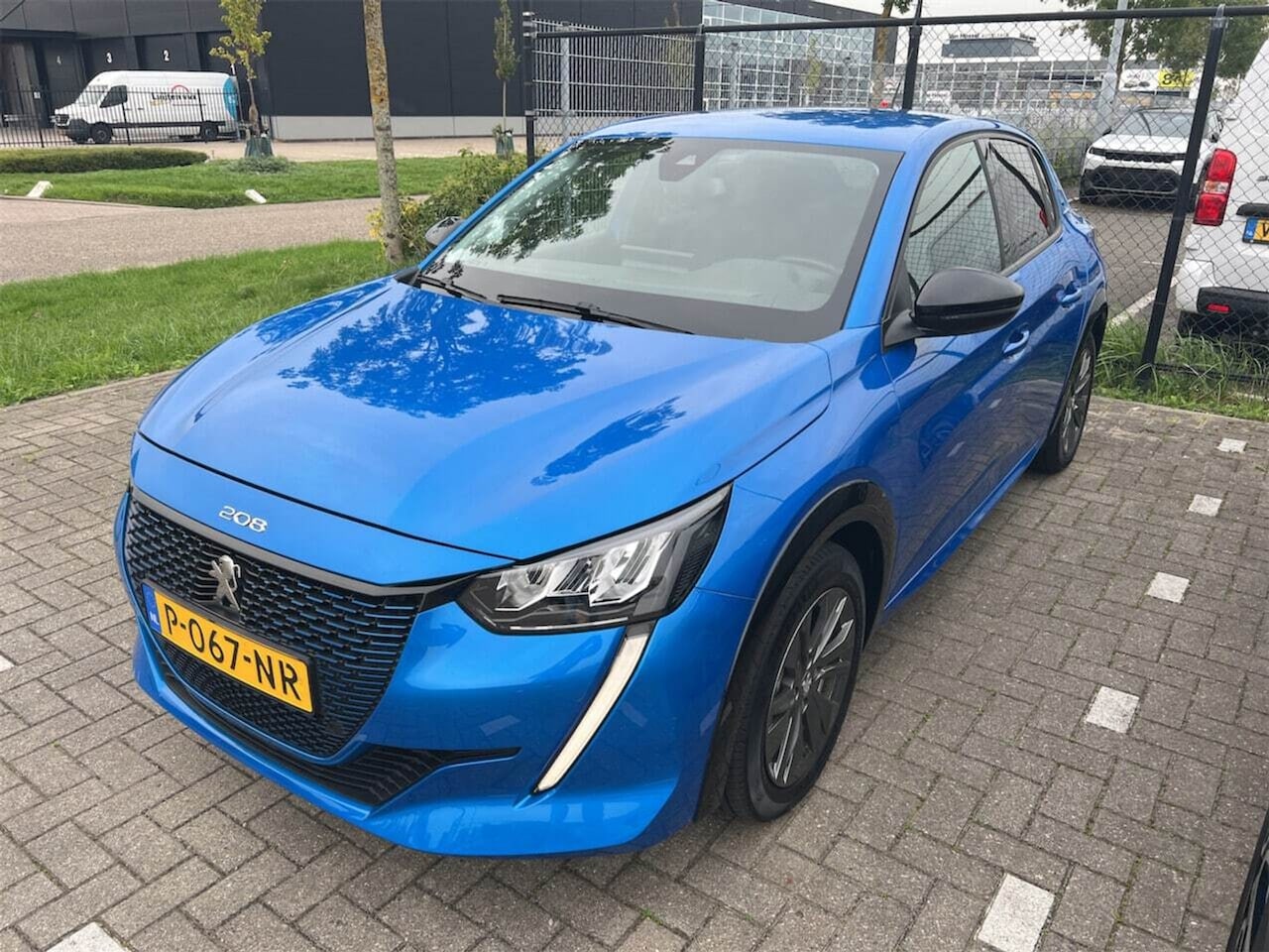 Peugeot e-208 - EV Allure Pack 50 kWh - AutoWereld.nl