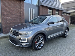 Volkswagen T-Roc - 1.5 TSI Sport PANO DAK | VIRTUAL DASHBOARD | ADAPTIVE CRUISE CONTROL | NAV | APPLE/ANDROID