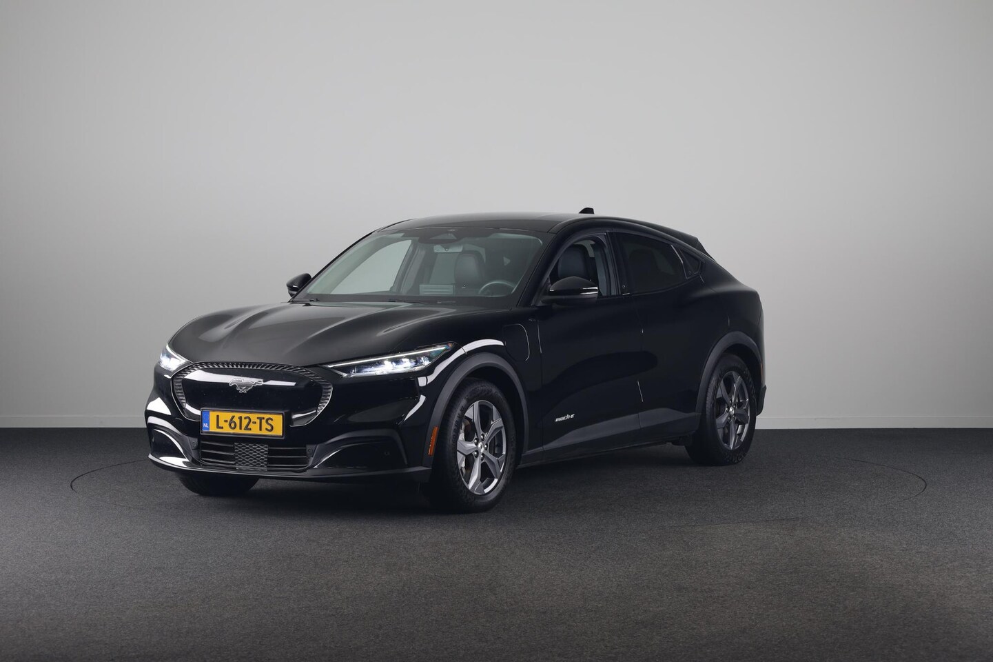 Ford Mustang Mach-E - RWD 75 kWh | SOH 93,5% | B&O | Winterpakket | - AutoWereld.nl